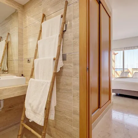 Quartiers Marbella Golden Penthouse Apartment